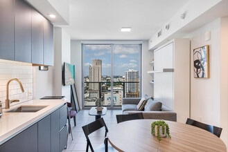 227 NE 2nd St in Miami, FL - Building Photo - Building Photo