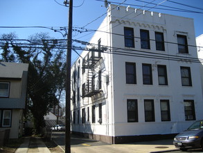 95 N Columbus Ave in Freeport, NY - Building Photo - Building Photo