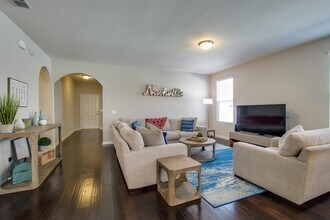 1989 Stonewater Dr in Nashville, TN - Building Photo - Building Photo