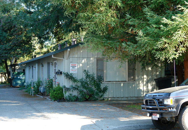 1022 King St in Santa Rosa, CA - Building Photo - Building Photo