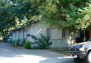 1022 King St in Santa Rosa, CA - Building Photo - Building Photo