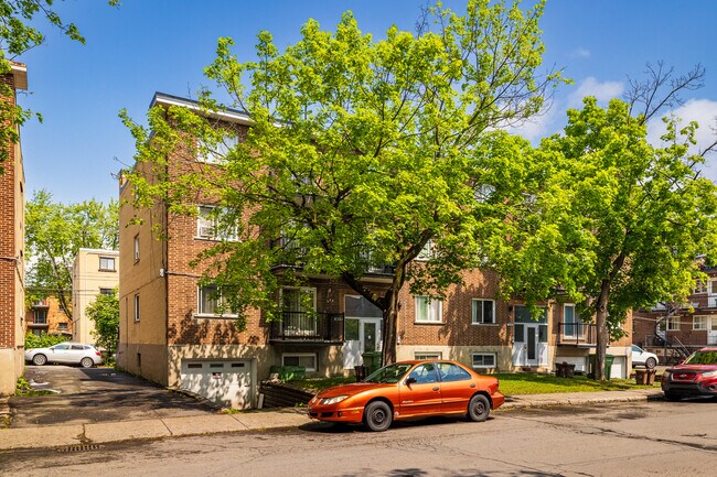 6431-6441 Dagenais Rue in Montreal Nord, QC - Building Photo - Building Photo