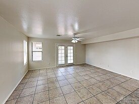 8830 W Toronto Way in Tolleson, AZ - Building Photo - Building Photo