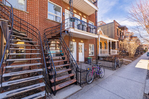 5812-5822 5E Av in Montréal, QC - Building Photo