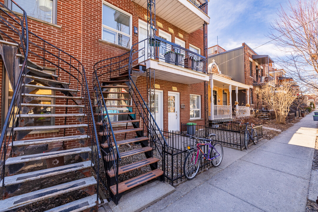 5812-5822 5E Av in Montréal, QC - Building Photo