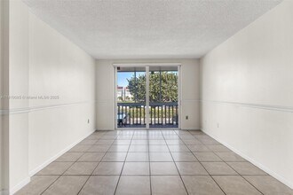 6701 NW 169th St in Hialeah, FL - Building Photo - Building Photo