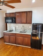 13001 SW 112th St in Miami, FL - Foto de edificio - Building Photo
