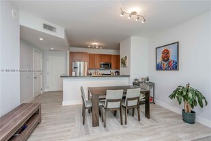 1300 Ponce de Leon Blvd, Unit 500 in Coral Gables, FL - Building Photo