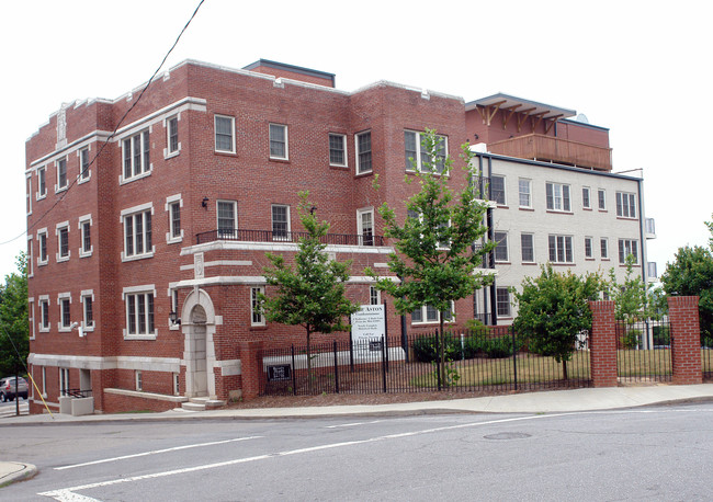 Aston Apartments in Asheville, NC - Building Photo - Building Photo