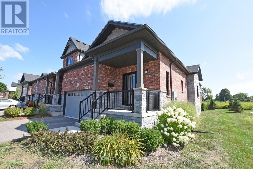 6 Ironwood St. in Norfolk, ON - Building Photo