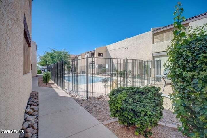 720 E Alice Ave in Phoenix, AZ - Building Photo