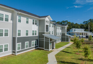 Magnolia Oaks in Tallahassee, FL - Foto de edificio - Building Photo