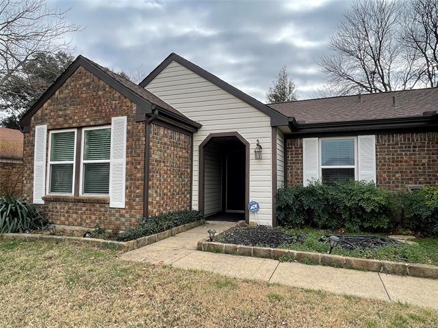 504 Sage Ln in Euless, TX - Building Photo