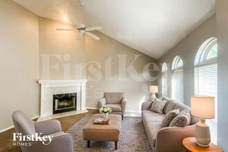 8621 NE 110th Terrace in Kansas City, MO - Foto de edificio - Building Photo