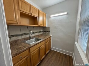 205 Farren Ave in New Haven, CT - Building Photo - Building Photo