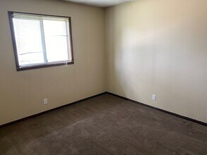 317 N Bridge Ln in Walcott, IA - Building Photo - Building Photo