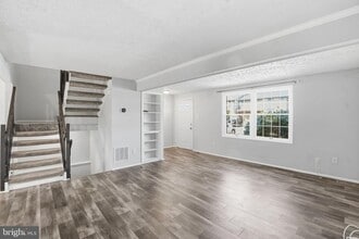 4626 Brentleigh Ct in Annandale, VA - Foto de edificio - Building Photo