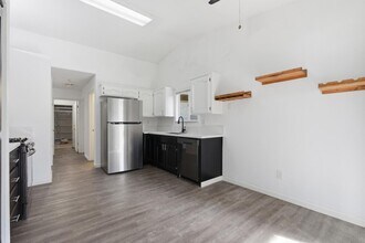 3345 W Stuart Ave in Fresno, CA - Building Photo - Building Photo