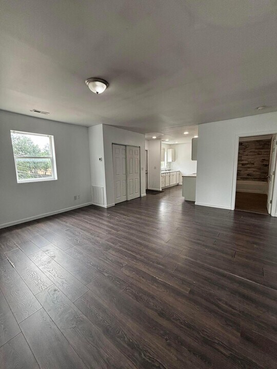 836 S Hamilton Rd in Columbus, OH - Building Photo