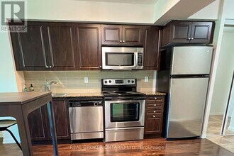209-209 Fort York Blvd in Toronto, ON - Building Photo - Building Photo
