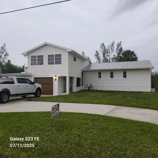 property at 322 Darst Ave