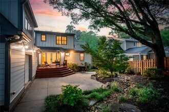 102 Mockingbird Ln in Decatur, GA - Building Photo - Building Photo