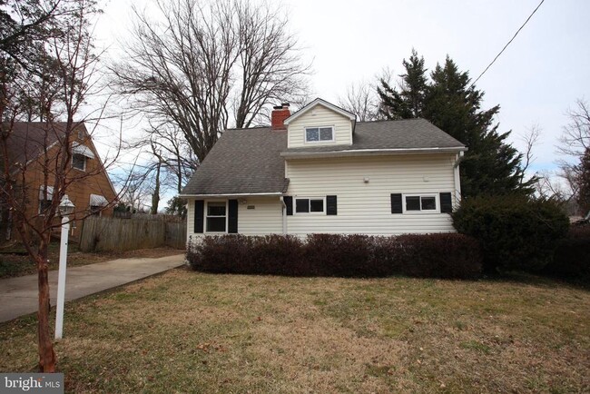 property at 5713 Denfield Rd