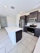 2418 SE 10th St in Homestead, FL - Building Photo - Building Photo