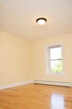260 Manhattan Dr in Burlington, VT - Building Photo - Building Photo