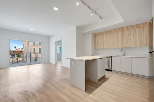 1721 N J Ter, Unit 2 in Lake Worth Beach, FL - Building Photo - Building Photo