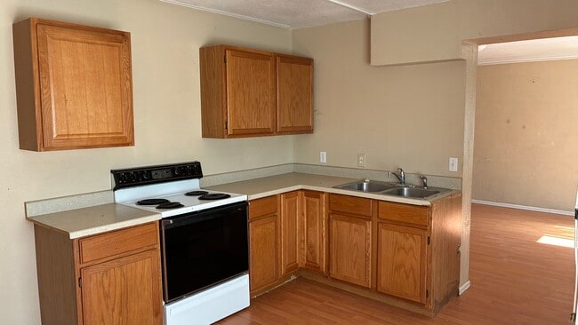 property at 784 33 Rd