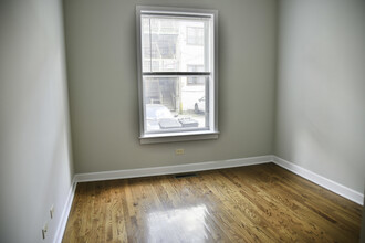 850 W Cornelia Ave, Unit 1E in Chicago, IL - Building Photo - Building Photo