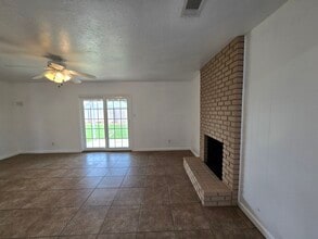 4577 N Lorna Ave in Fresno, CA - Building Photo - Building Photo