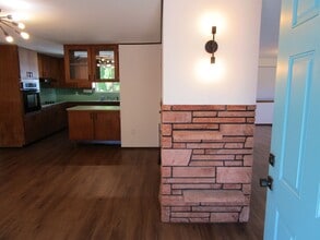 3001 Oakes Ave in Anacortes, WA - Building Photo - Building Photo