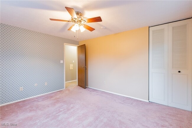 property at 472 Gresham Dr