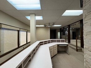 1207 W Main St in Carmi, IL - Building Photo - Building Photo