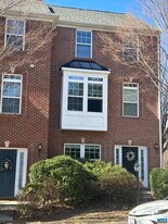 735 Rainier Rd in Charlottesville, VA - Building Photo