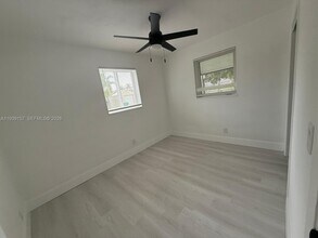 5023 SW 93rd Ave in Cooper City, FL - Building Photo - Building Photo