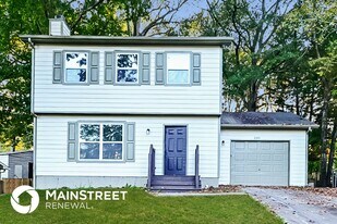 8305 Gledstone Way in Fairburn, GA - Building Photo