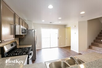 10436 Coyote Cub Ave in Las Vegas, NV - Building Photo - Building Photo