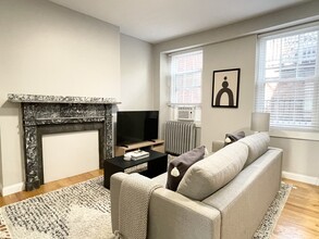 111 Orleans St, Unit 2 in Boston, MA - Building Photo - Building Photo