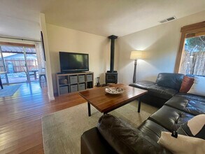 13752 Woodgate Pl in Poway, CA - Foto de edificio - Building Photo