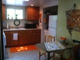 526 Fernwood Pacific Dr in Topanga, CA - Building Photo