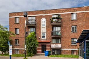1545 Édouard-Laurin Boul in St. Laurent, QC - Building Photo