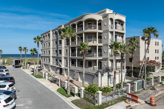 Avenue Four Condos in Jacksonville Beach, FL - Building Photo - Primary Photo