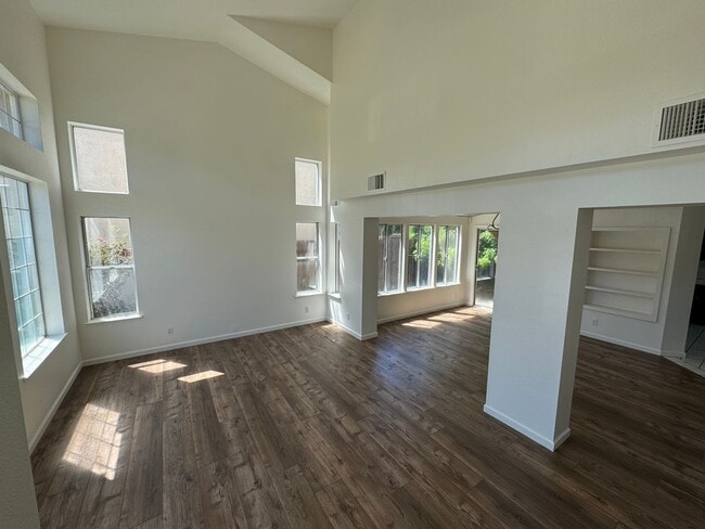 8525 Crystal Ridge Way in Antelope, CA - Building Photo - Building Photo