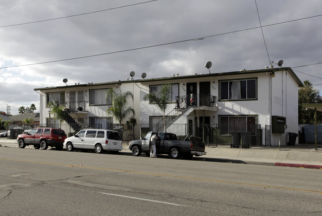 753-759 S Quince St in Escondido, CA - Building Photo - Building Photo