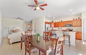 11510 SW 254th St in Princeton, FL - Building Photo - Building Photo