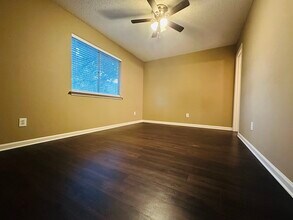 1815 Gracy Farms Ln, Unit A in Austin, TX - Foto de edificio - Building Photo
