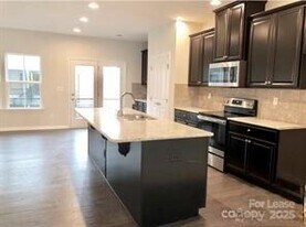 1543 S Church St in Charlotte, NC - Building Photo